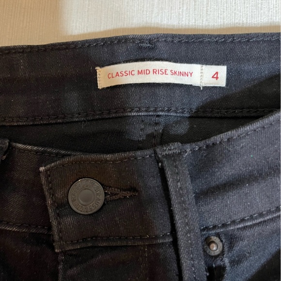 Levi's Jeans - Women's 4 Black - Ankle Mid Rise Cropped Skinny - Picture 4 of 8
